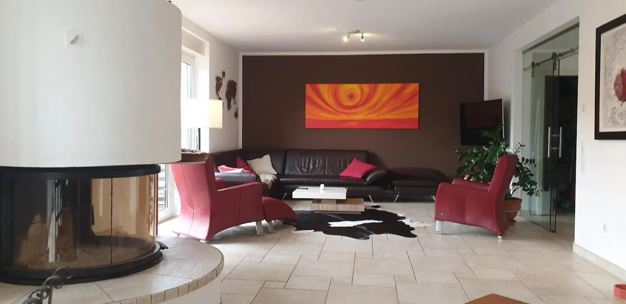 Schoenste Lage Am Rhein In Unmittelbarer Stadtnaehe, B & B Köln Oda ve Kahvaltı