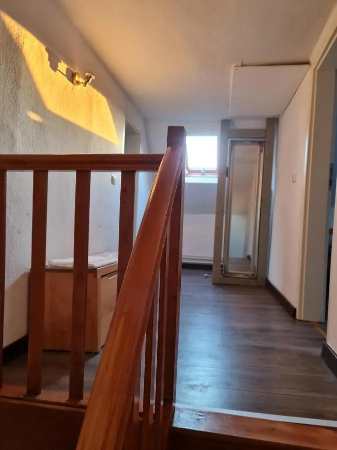 Oda ve Kahvaltı Schoenste Lage Am Rhein In Unmittelbarer Stadtnaehe, B & B Köln Almanya