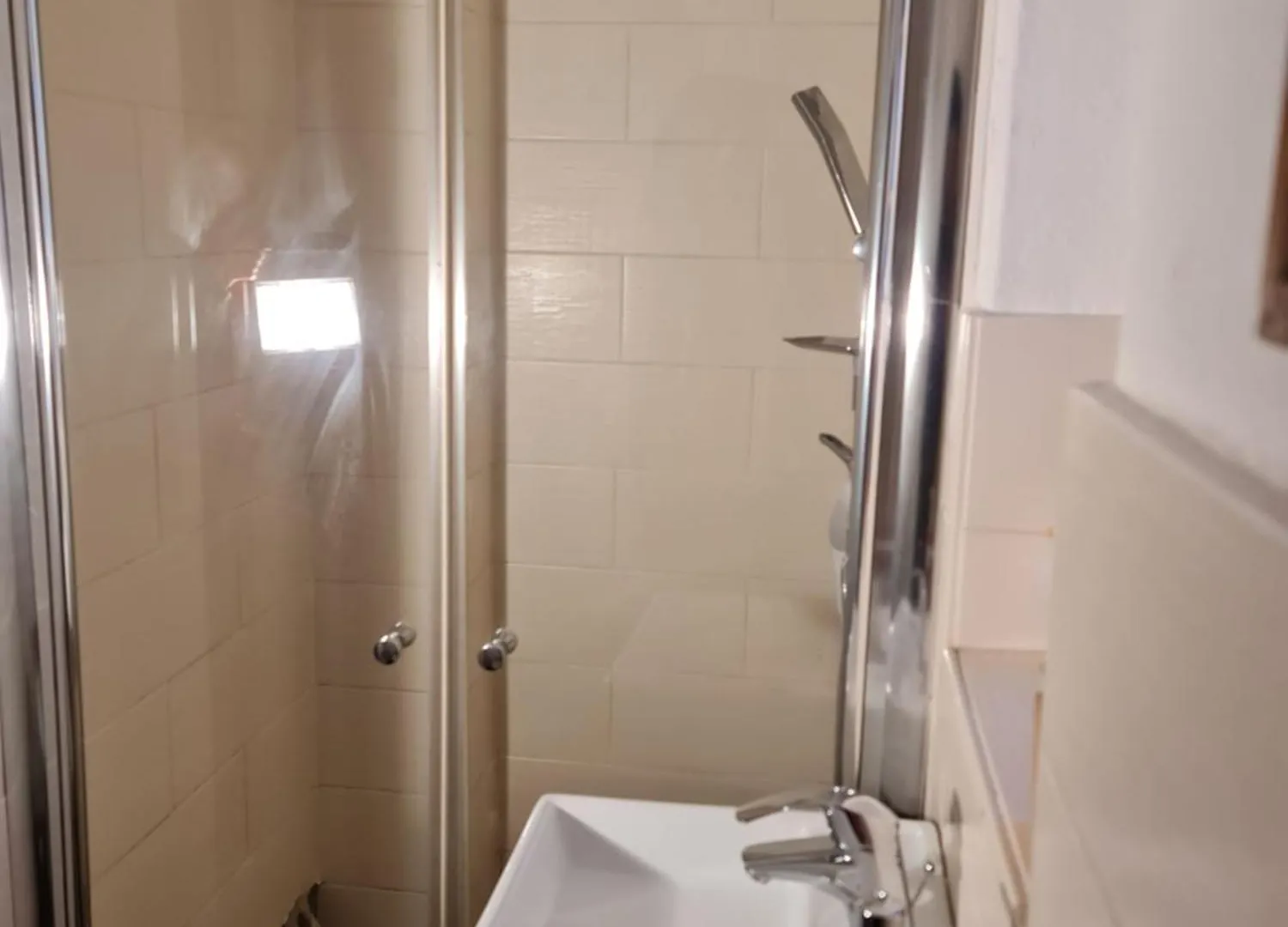 Schönste Lage am Rhein in unmittelbarer Stadtnähe, B&B Köln 0*,