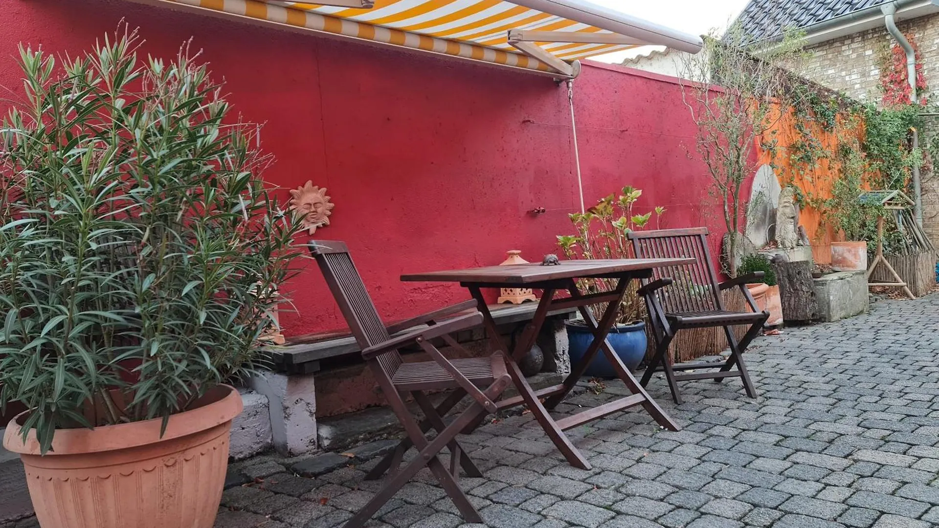 Schönste Lage am Rhein in unmittelbarer Stadtnähe, B&B Köln 0*,